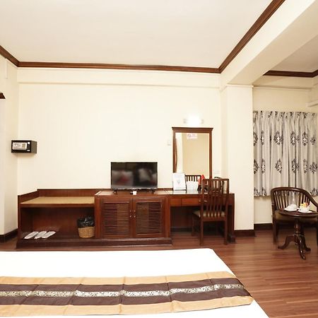 Grand Business Inn Bangkok Bagian luar foto