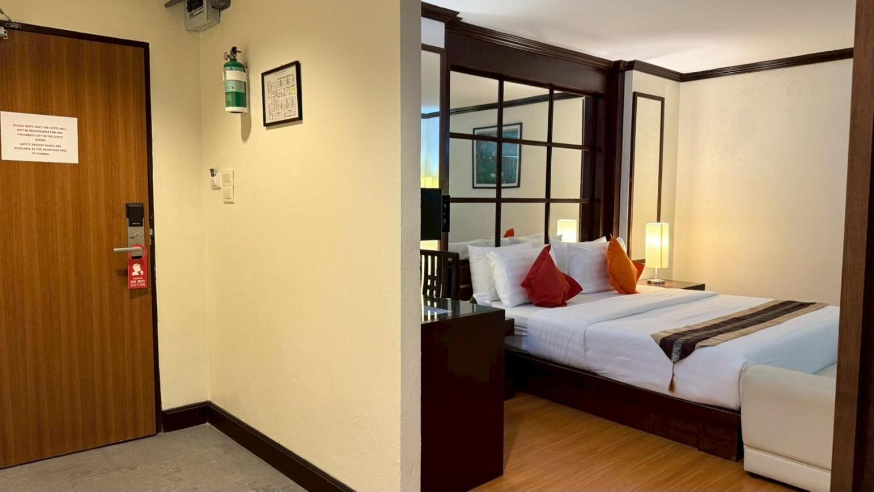 Grand Business Inn Bangkok Bagian luar foto