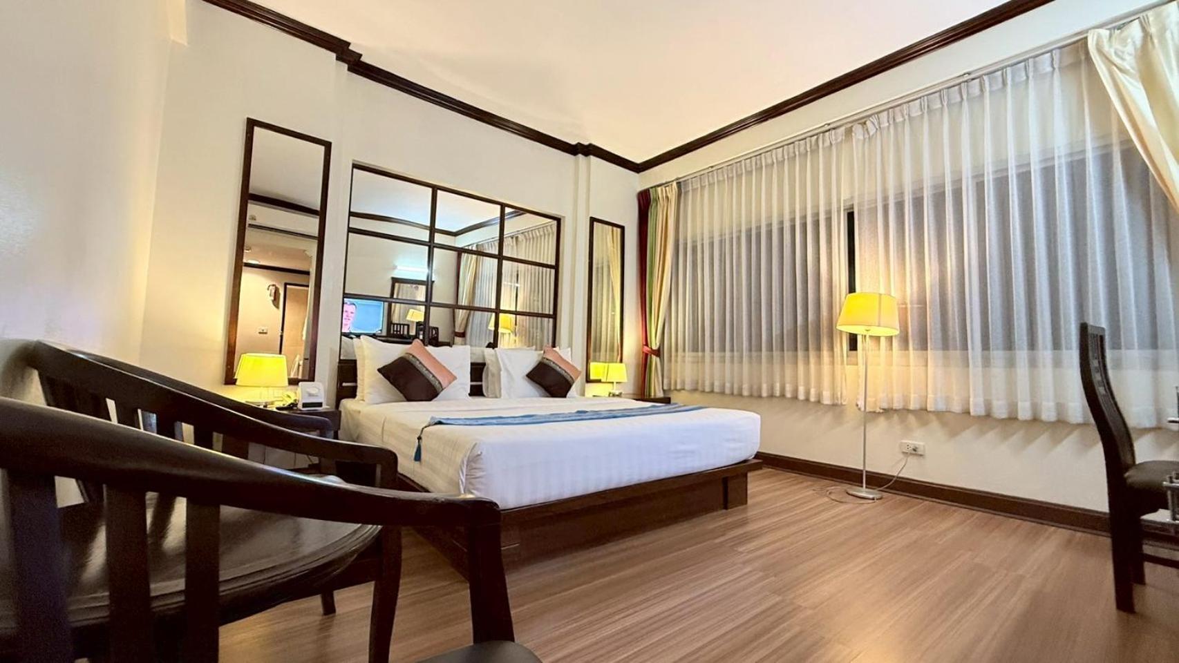Grand Business Inn Bangkok Bagian luar foto