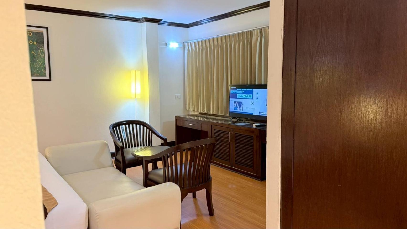 Grand Business Inn Bangkok Bagian luar foto