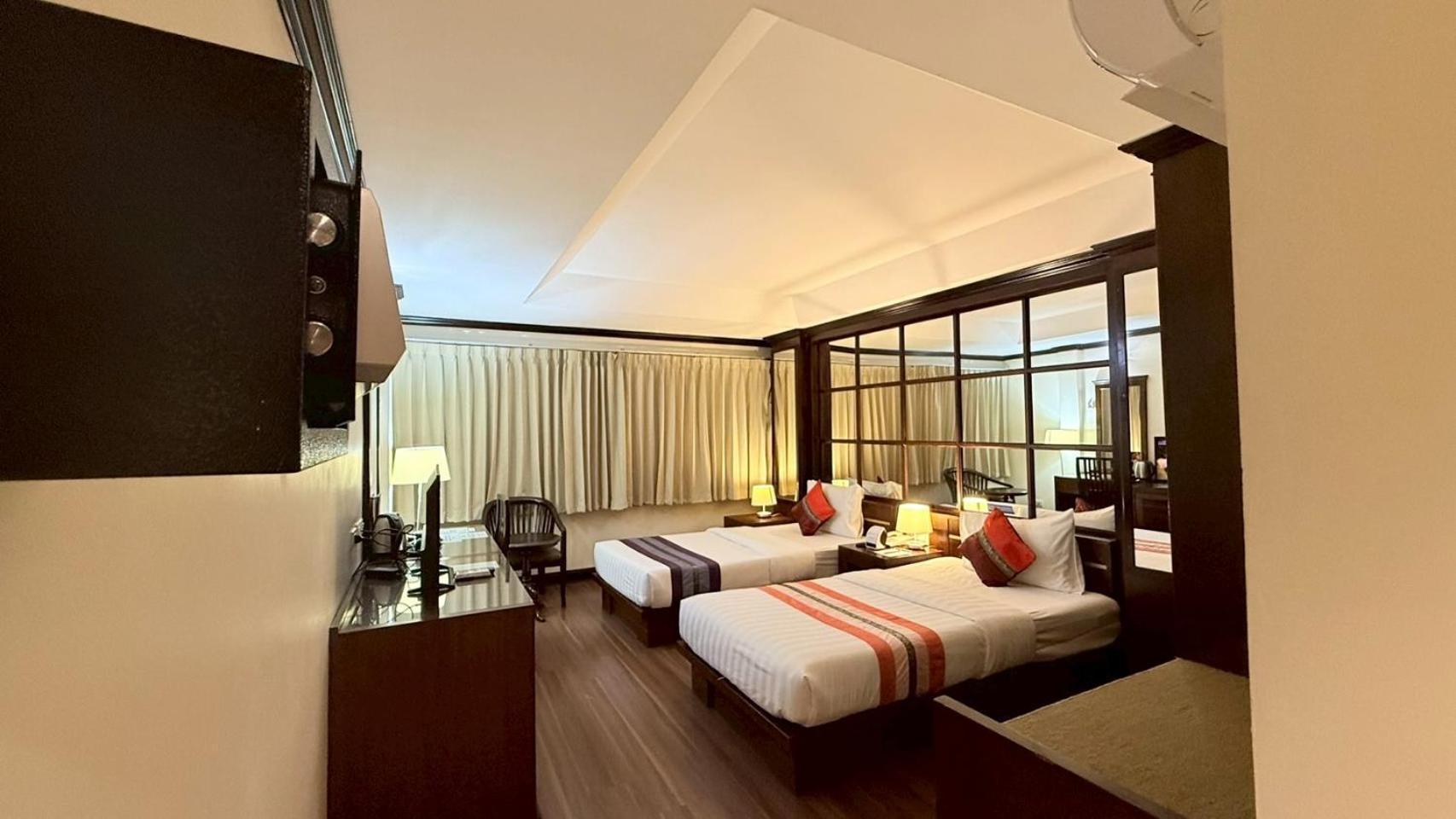 Grand Business Inn Bangkok Bagian luar foto