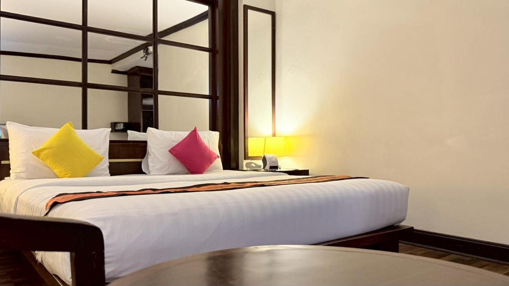 Grand Business Inn Bangkok Bagian luar foto