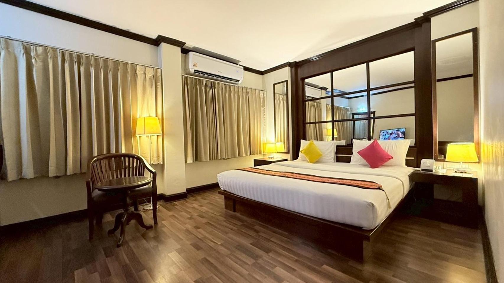 Grand Business Inn Bangkok Bagian luar foto