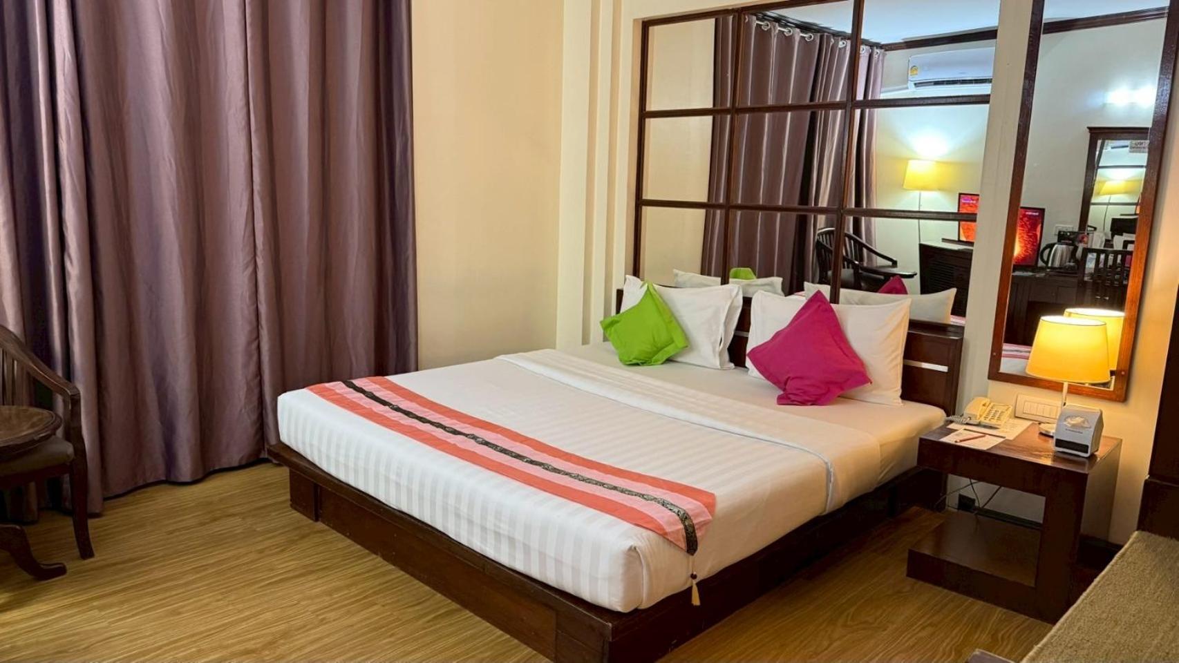 Grand Business Inn Bangkok Bagian luar foto
