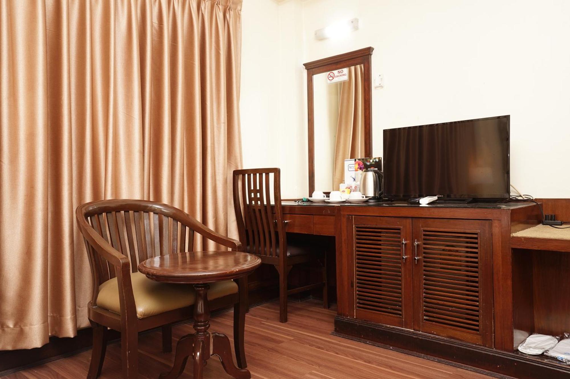 Grand Business Inn Bangkok Bagian luar foto