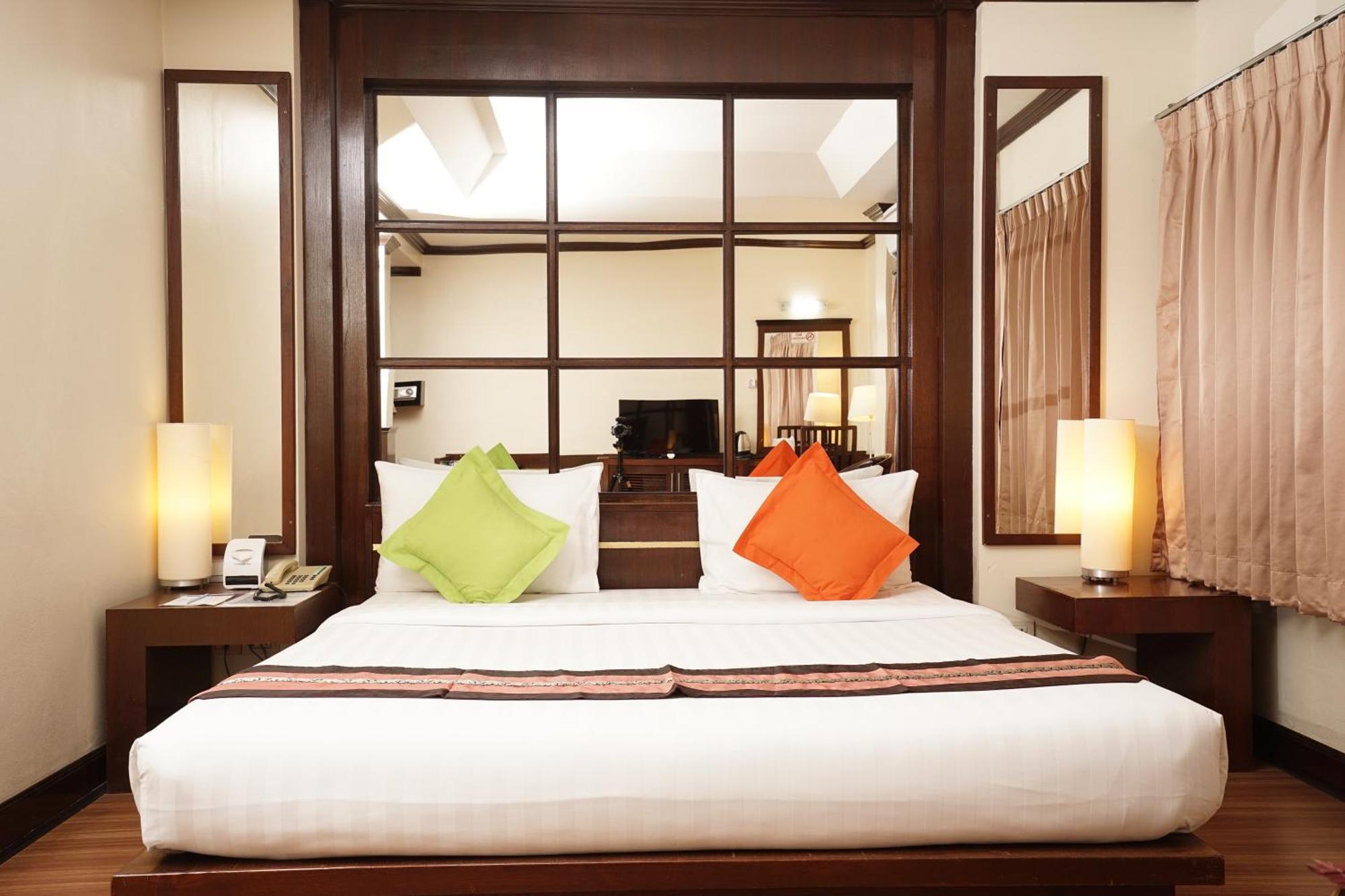 Grand Business Inn Bangkok Bagian luar foto