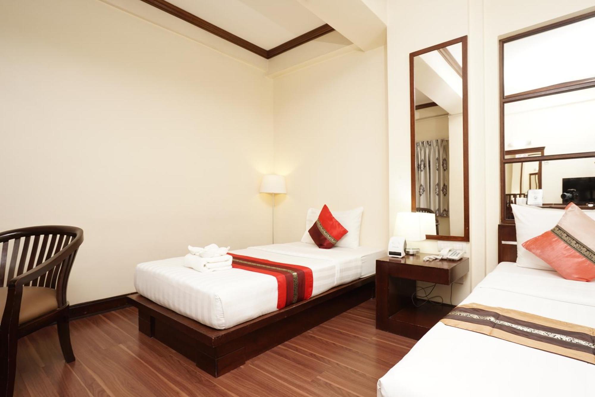 Grand Business Inn Bangkok Bagian luar foto