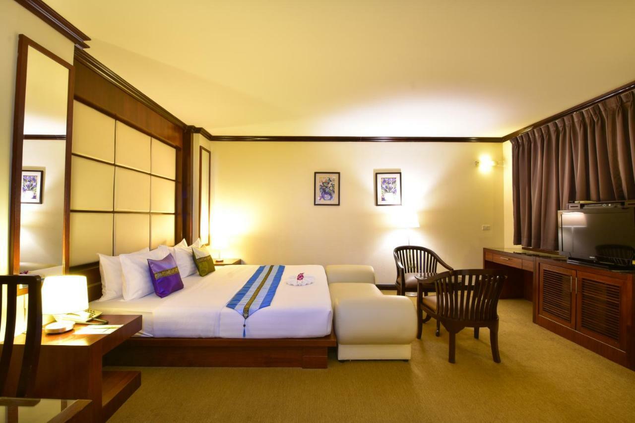 Grand Business Inn Bangkok Bagian luar foto
